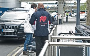 Why Travelers Prefer Meet & Greet Parking Over Short-Term Car Parks? Top 5 Reasons! 2 Why Travelers Choose Meet & Greet Parking